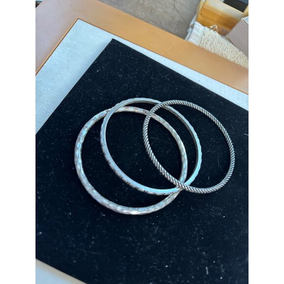 Set Of 4 Silver-Tone Bangles & Cuff Bracelet With Textured & Twisted Designs - Picture 6 of 7